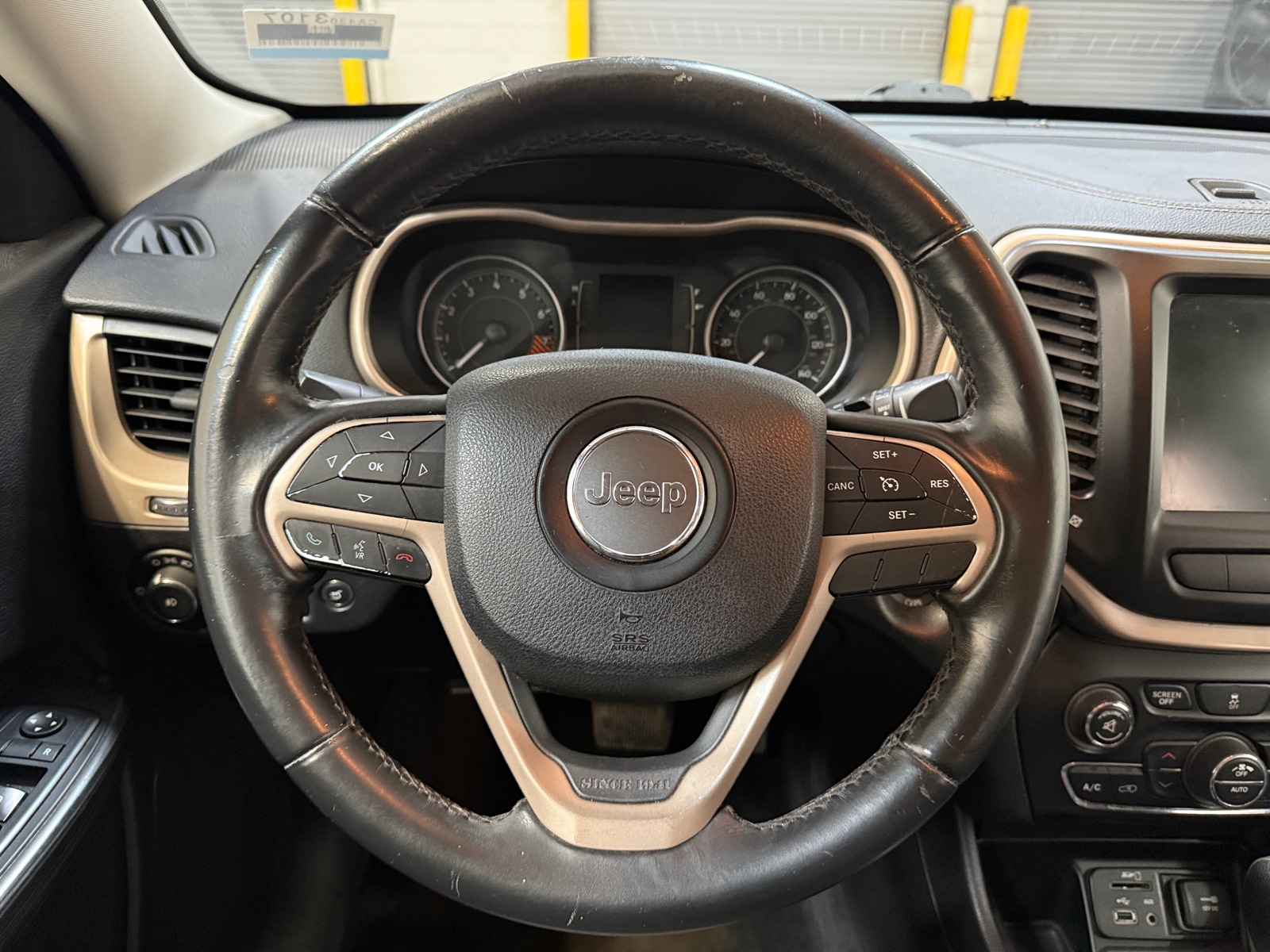 Thumbnail: 2014 Jeep Cherokee - 5