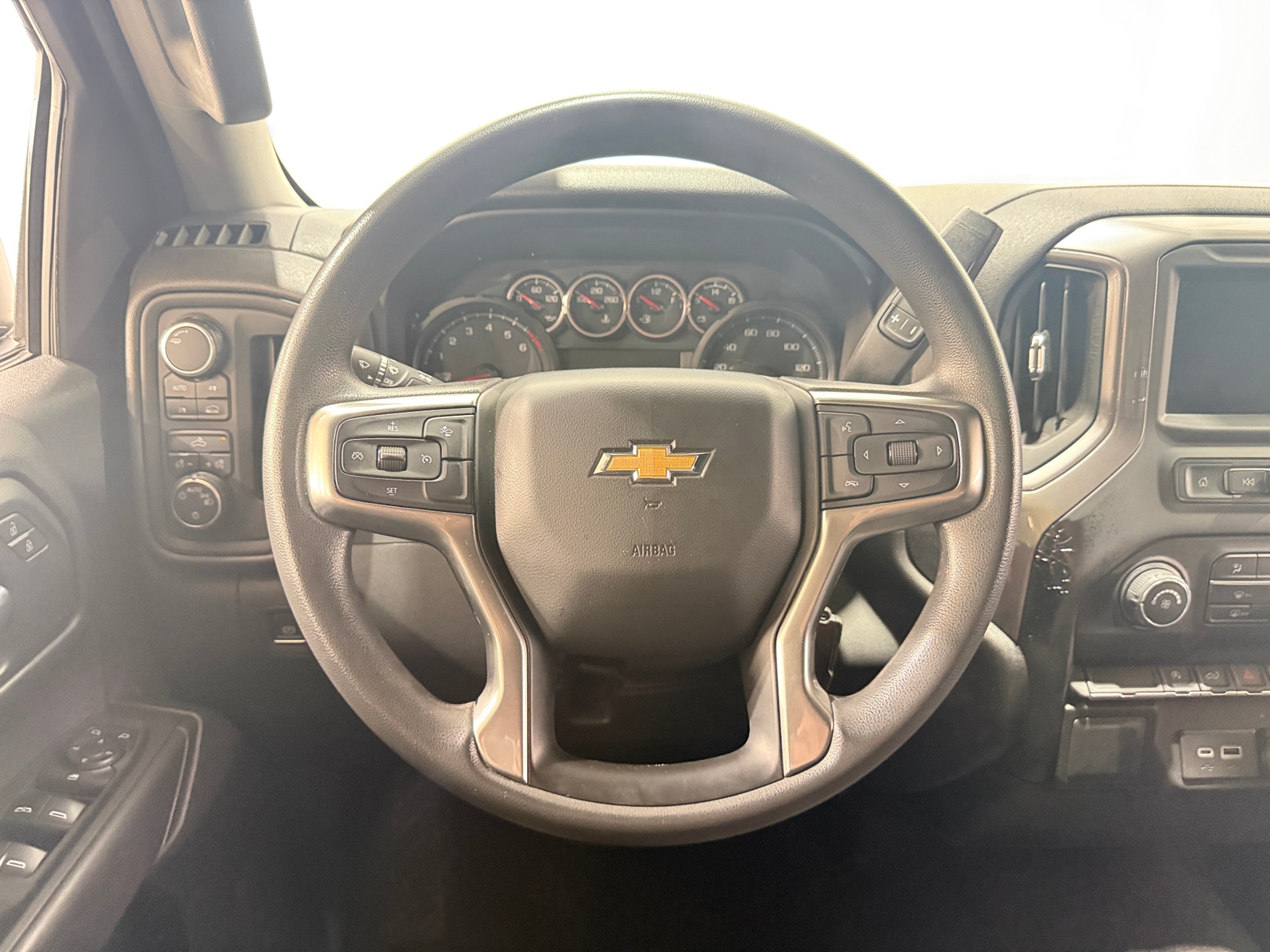 Thumbnail: 2022 Chevrolet Silverado 1500 - 5