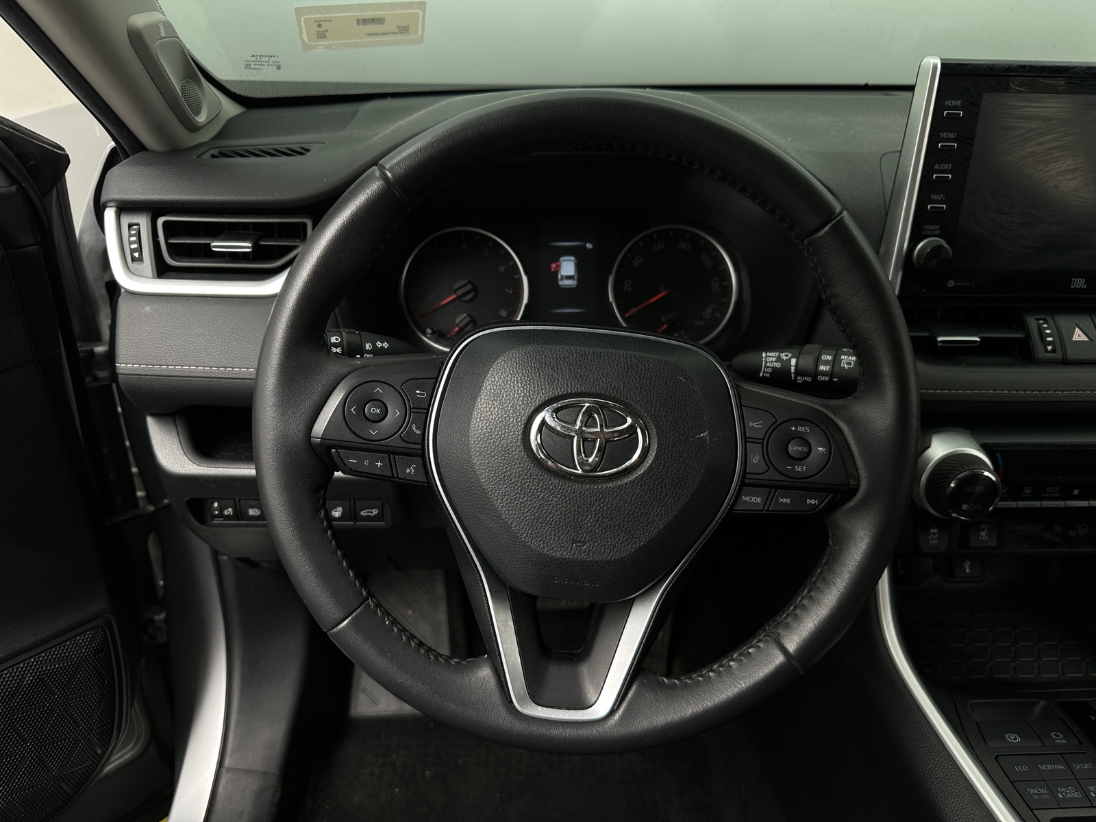 Thumbnail: 2022 Toyota RAV4 - 4