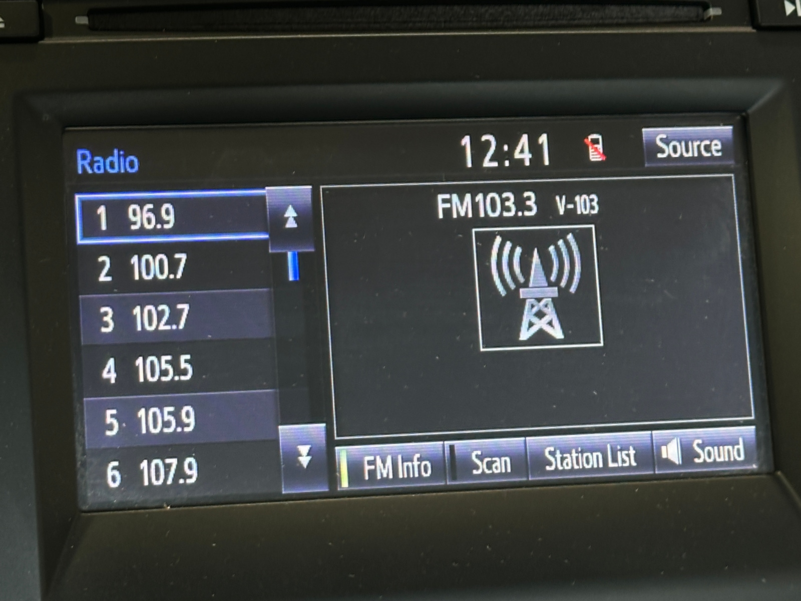 Thumbnail: 2017 Toyota Camry - 4