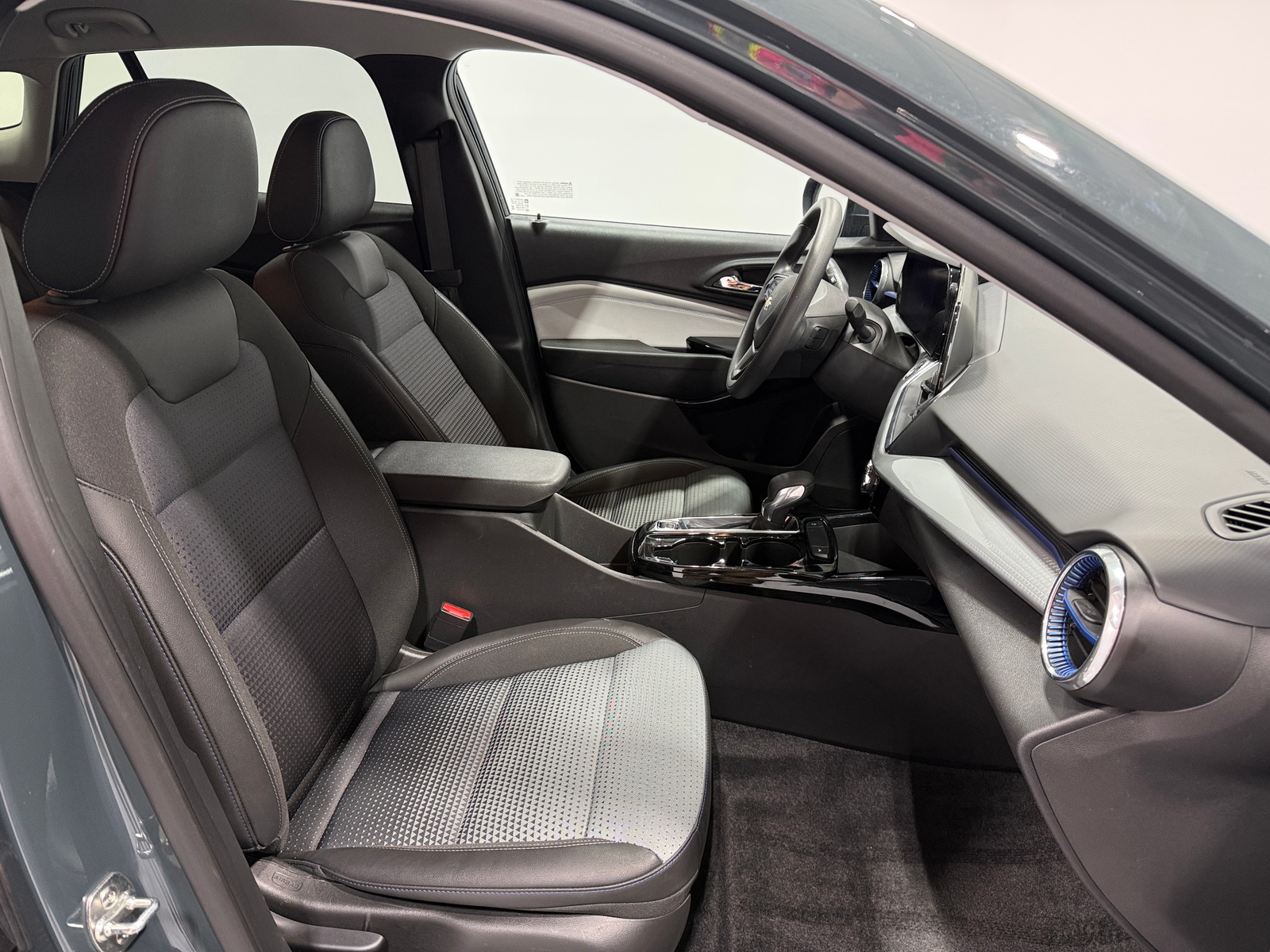 Thumbnail: 2025 Chevrolet Trax - 2
