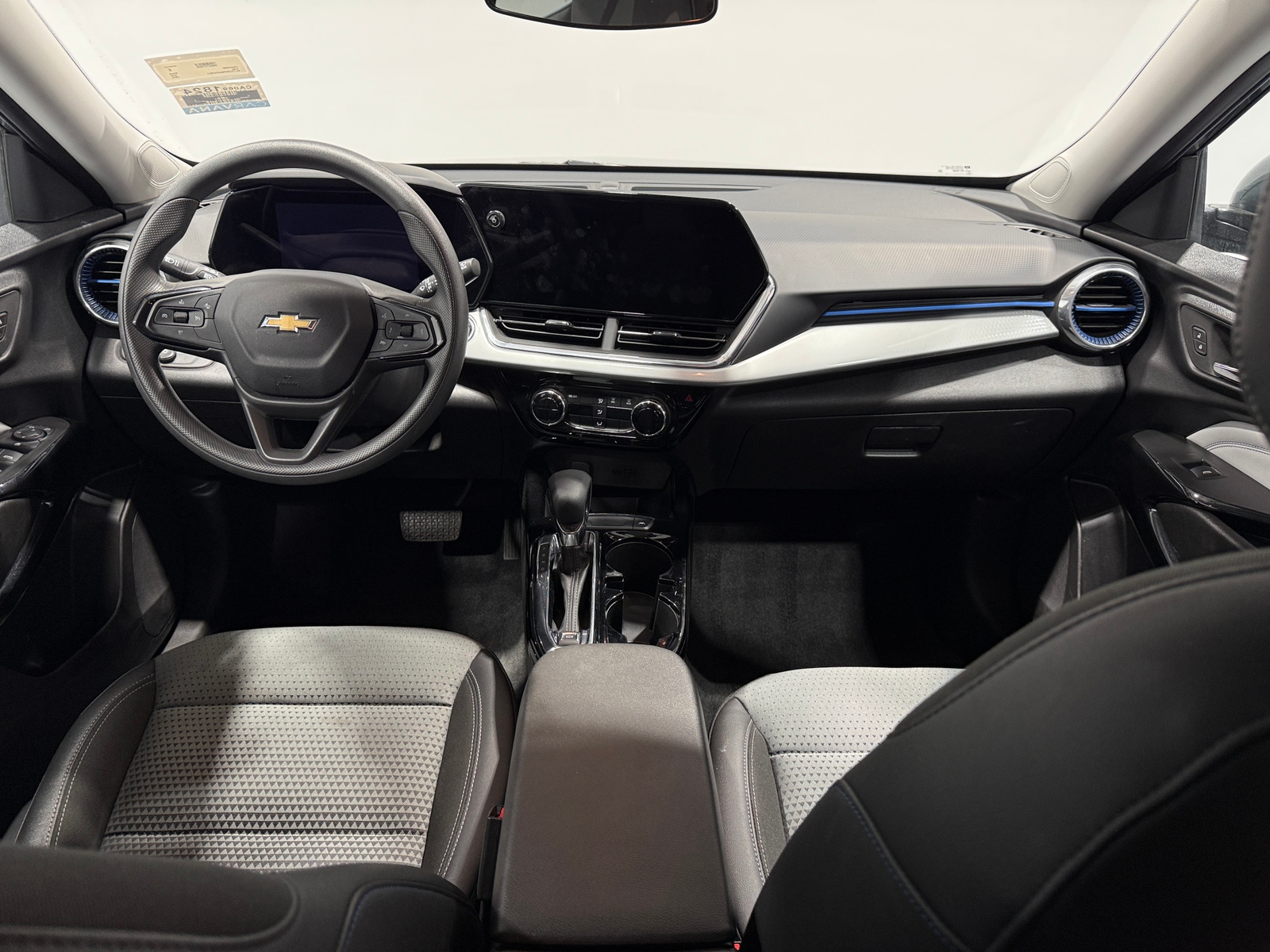 Thumbnail: 2025 Chevrolet Trax - 3