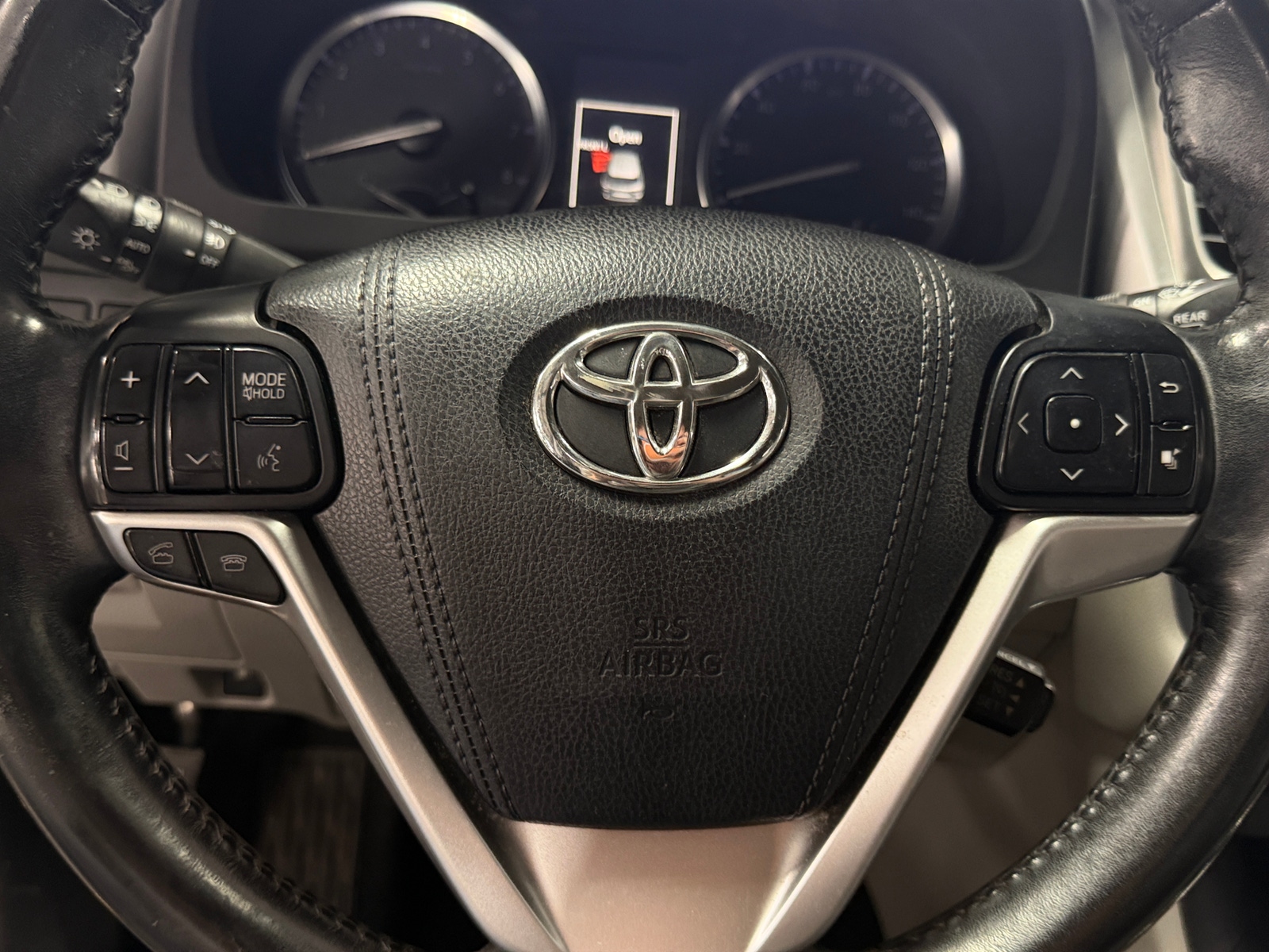 Thumbnail: 2015 Toyota Highlander - 4