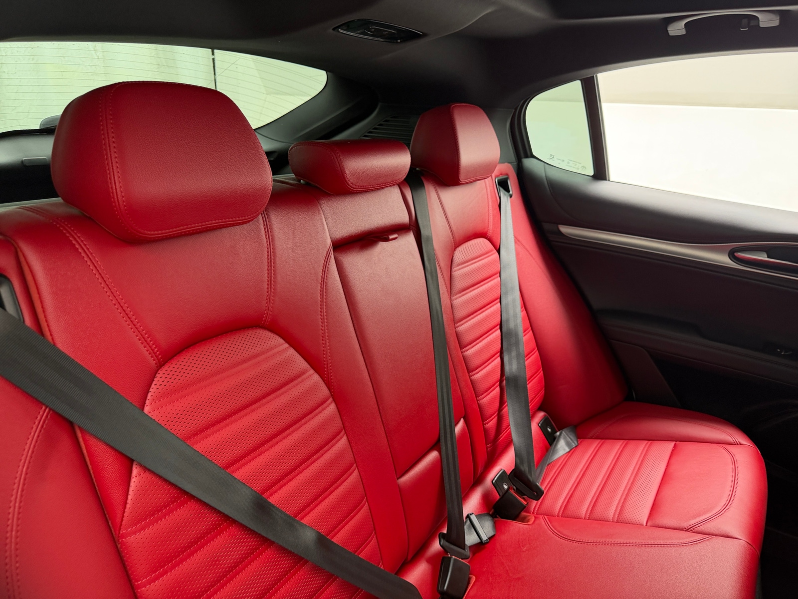 Thumbnail: 2024 Alfa Romeo Stelvio - 5