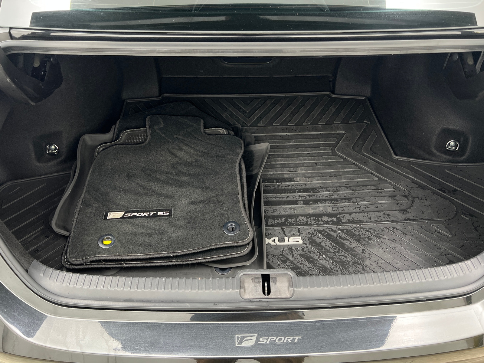 Thumbnail: 2024 Lexus ES - 6