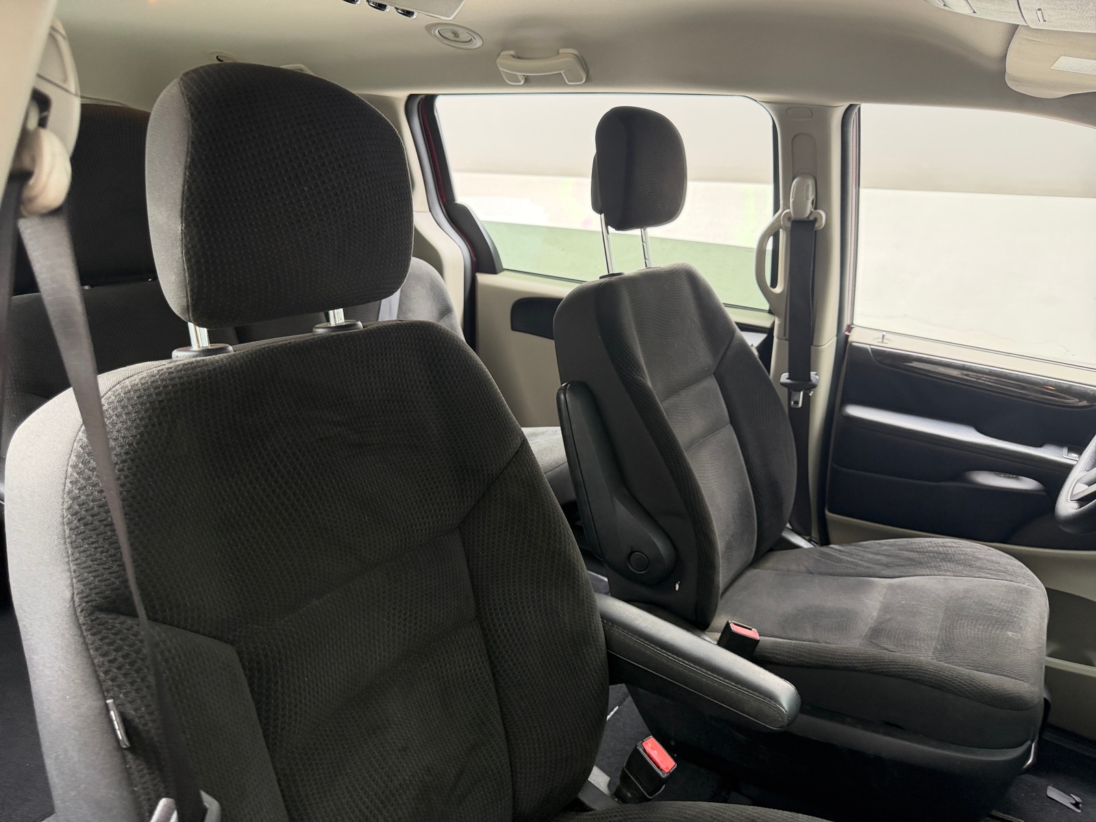 Thumbnail: 2019 Dodge Grand Caravan - 2