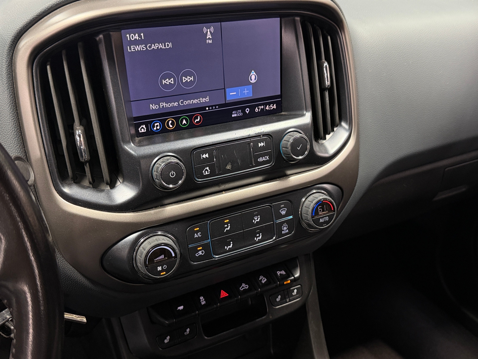 Thumbnail: 2022 Chevrolet Colorado - 4