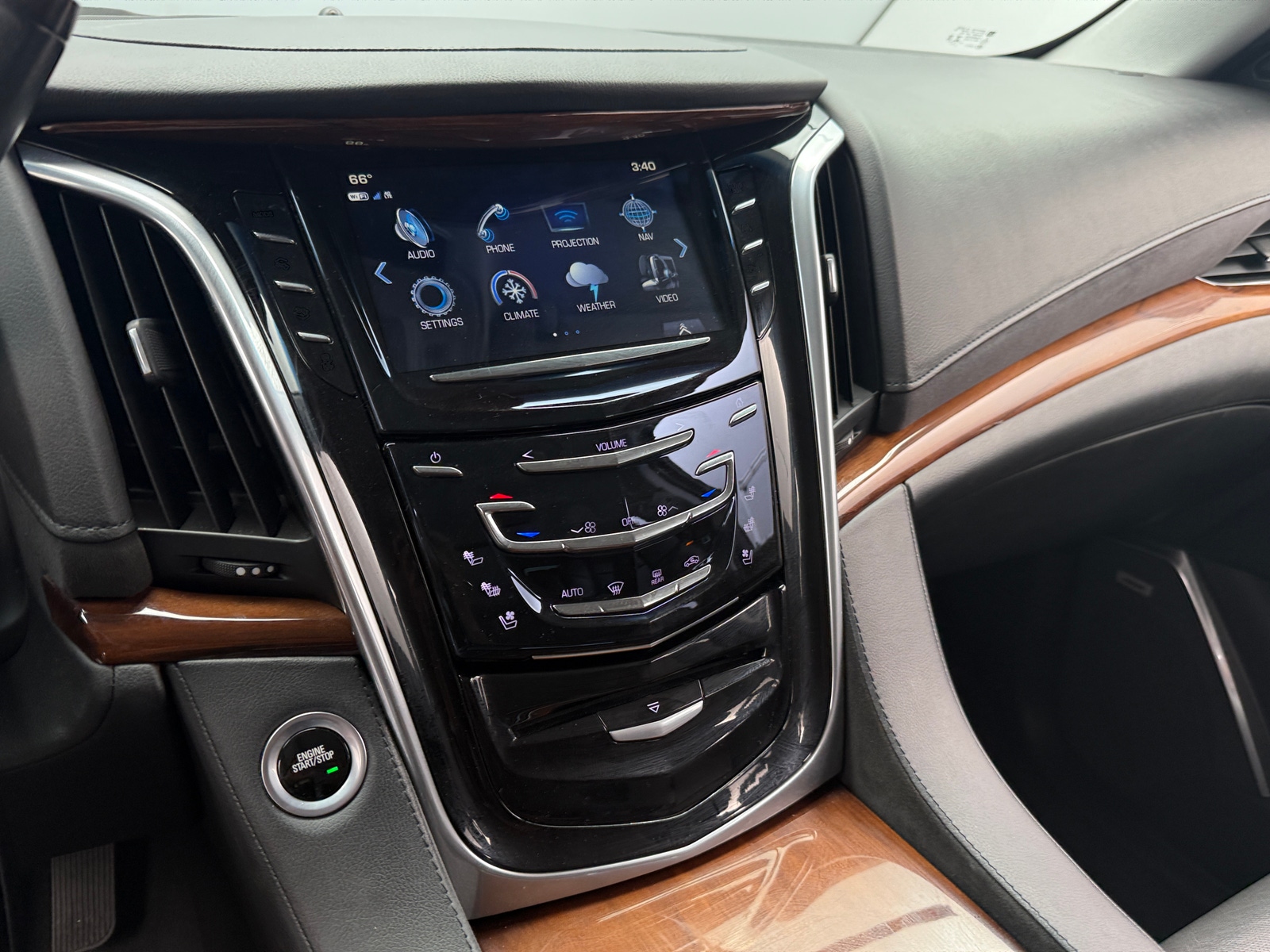 Thumbnail: 2019 Cadillac Escalade - 3
