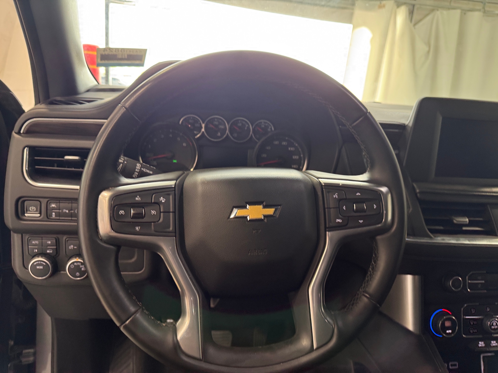 Thumbnail: 2023 Chevrolet Tahoe - 5