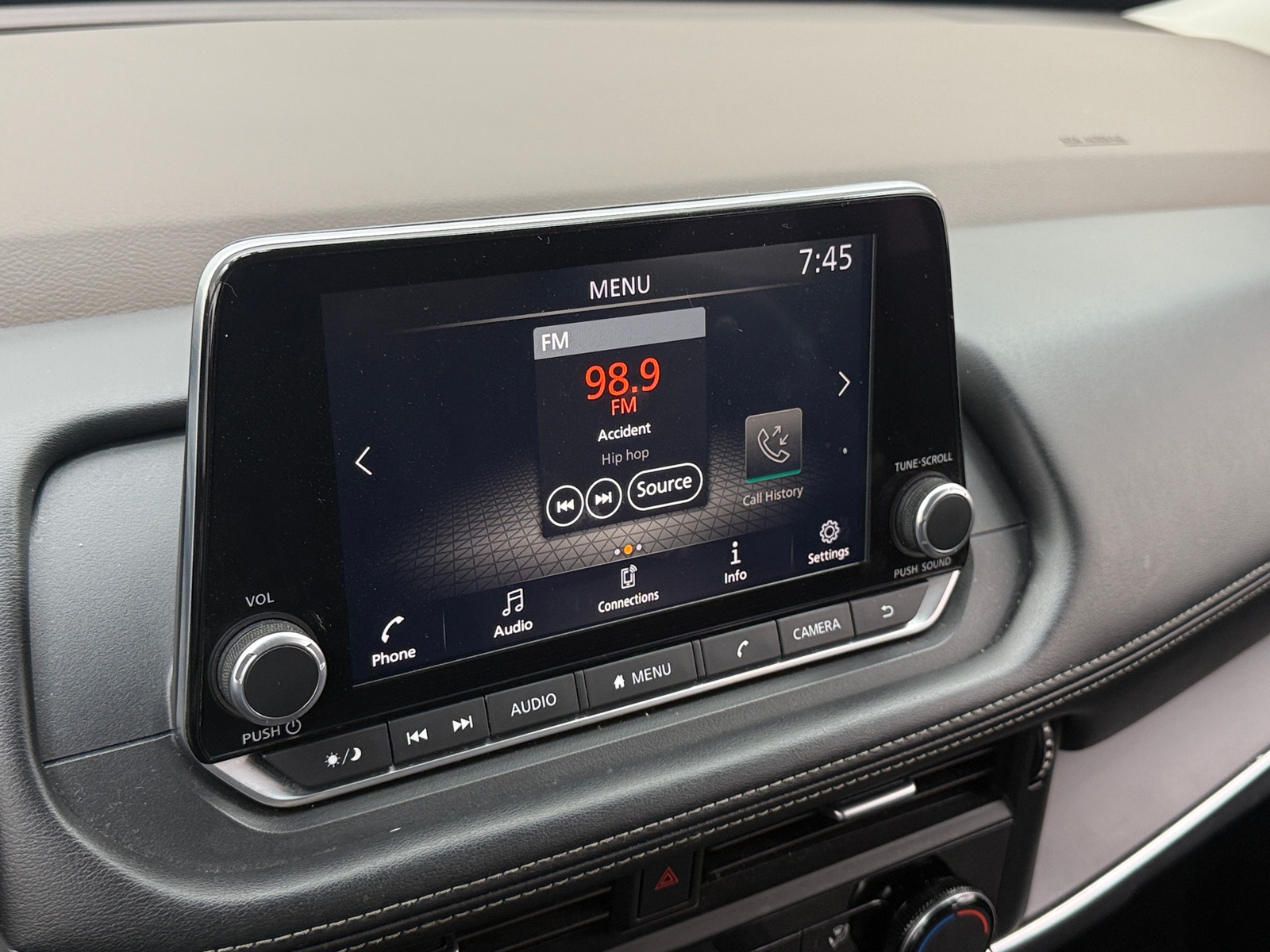 Thumbnail: 2022 Nissan Rogue - 4