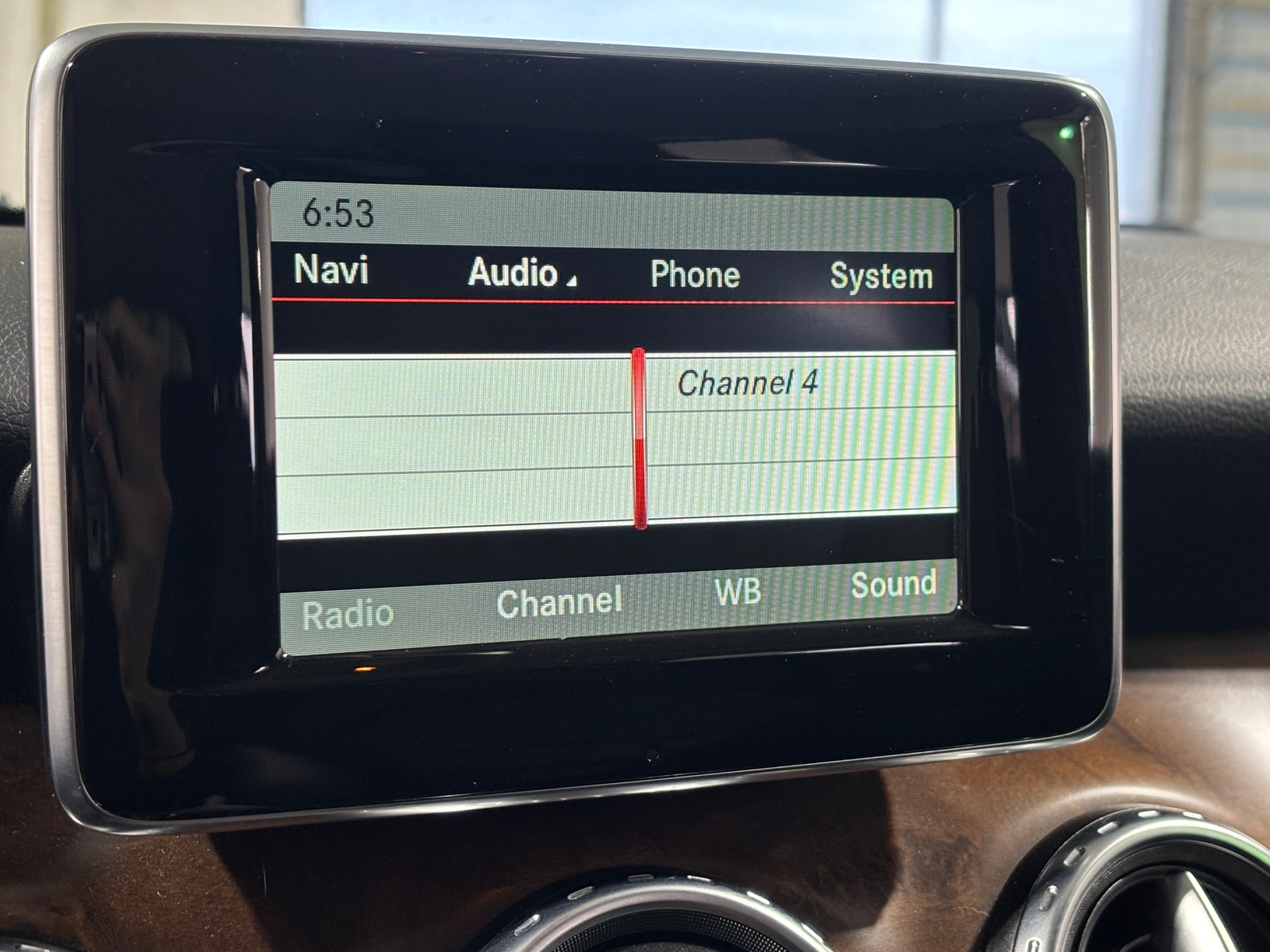 Thumbnail: 2015 Mercedes-Benz GLA - 3