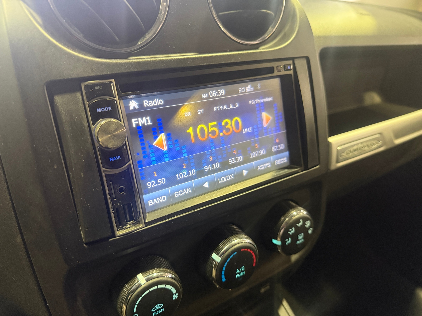 Thumbnail: 2015 Jeep Compass - 4