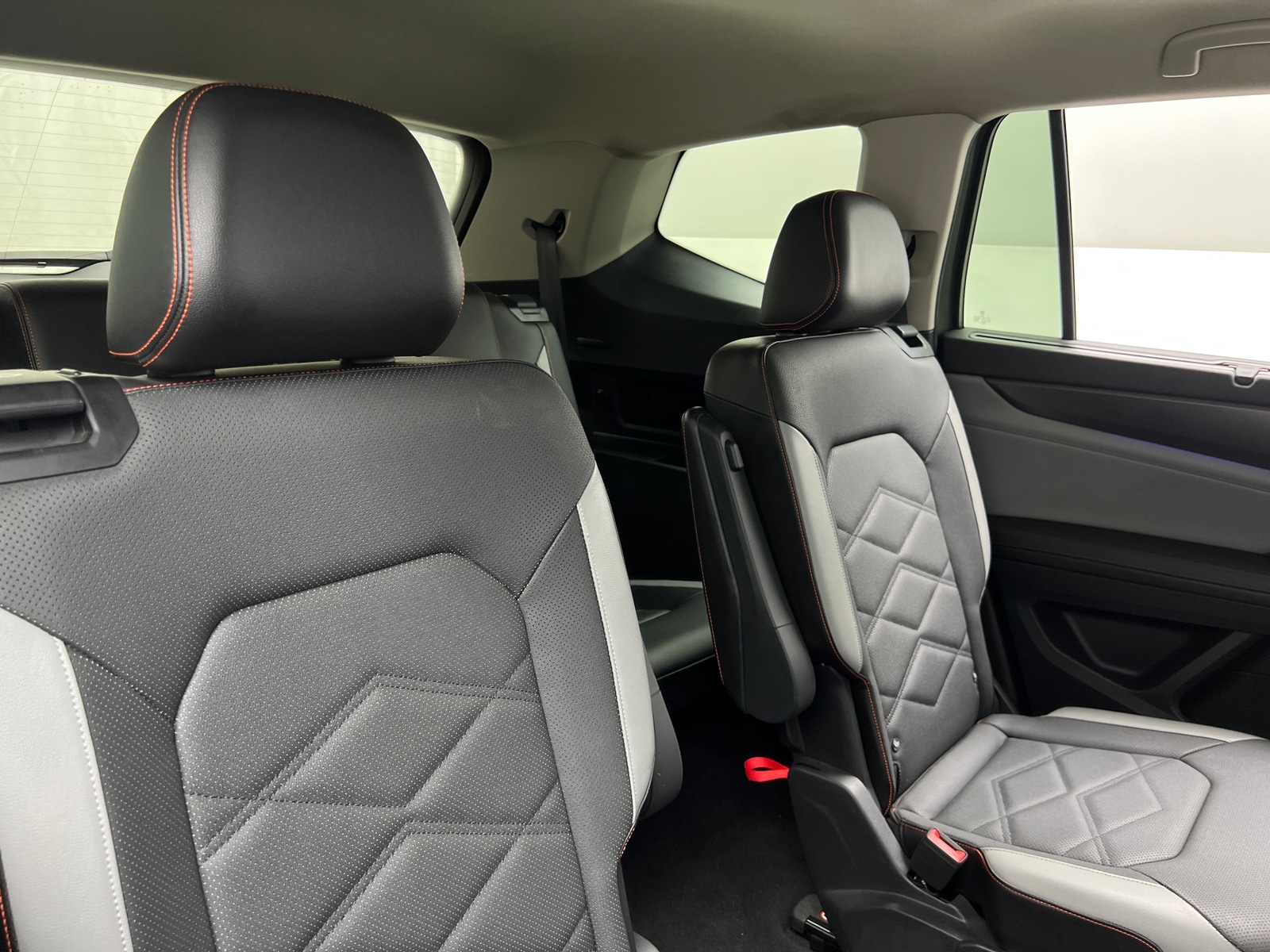 Thumbnail: 2024 Volkswagen Atlas - 5