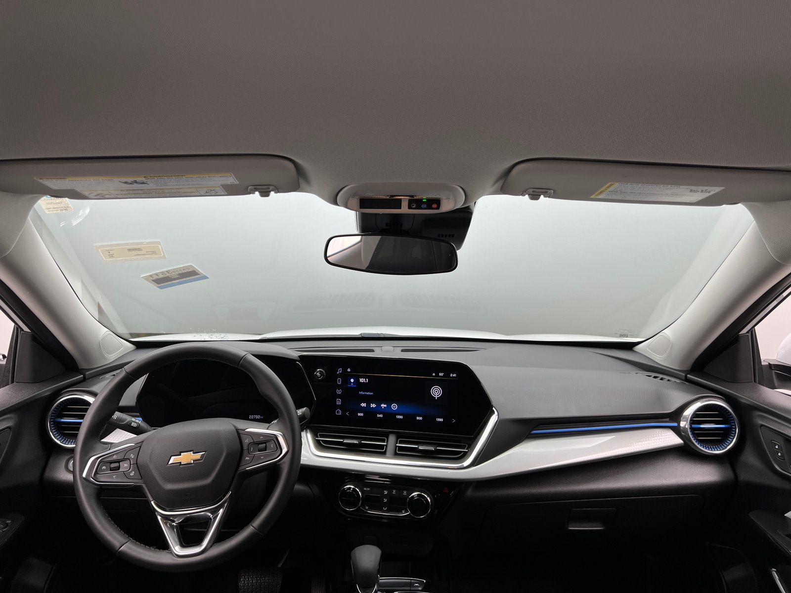 Thumbnail: 2025 Chevrolet Trax - 3