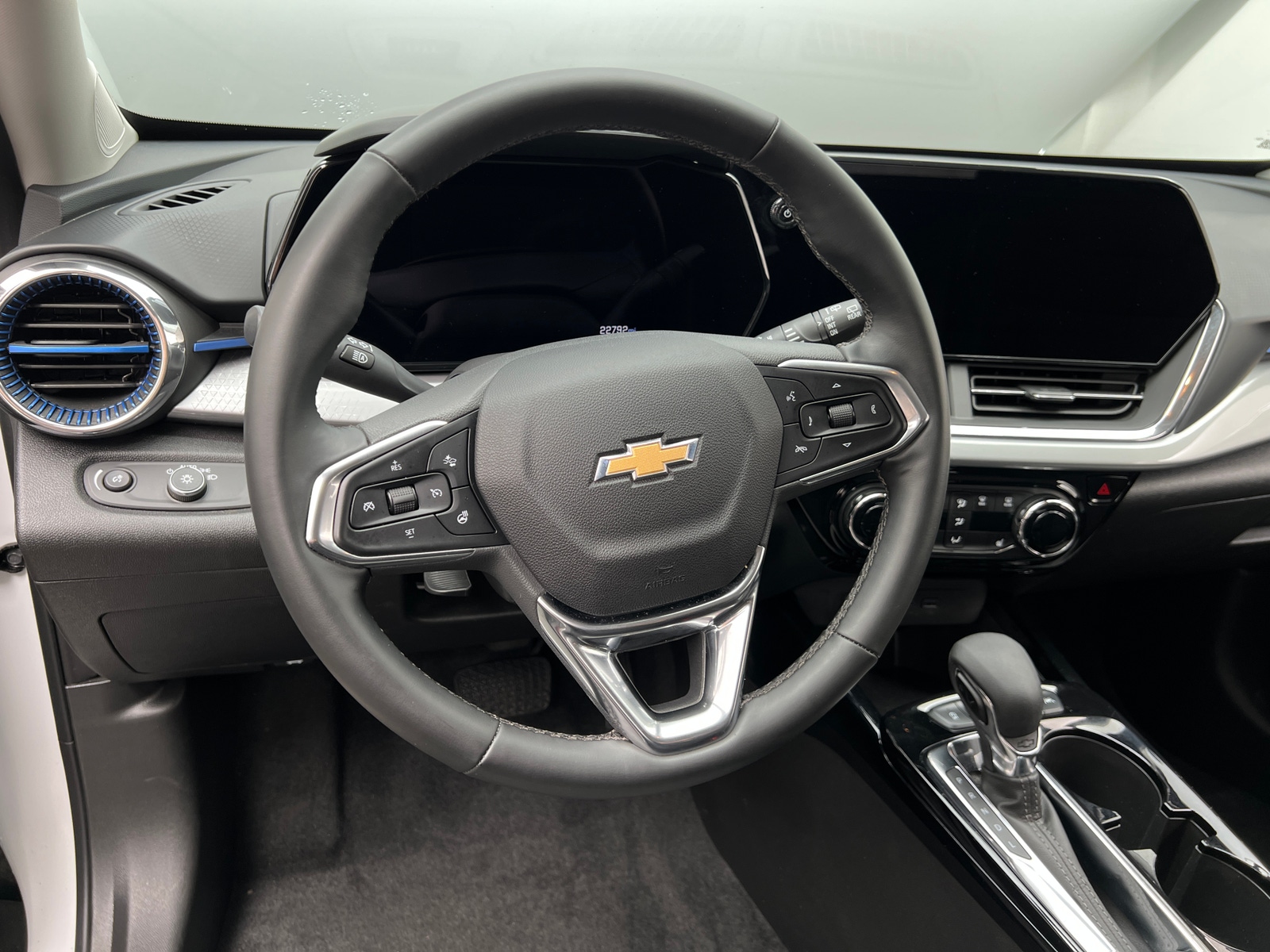 Thumbnail: 2025 Chevrolet Trax - 5