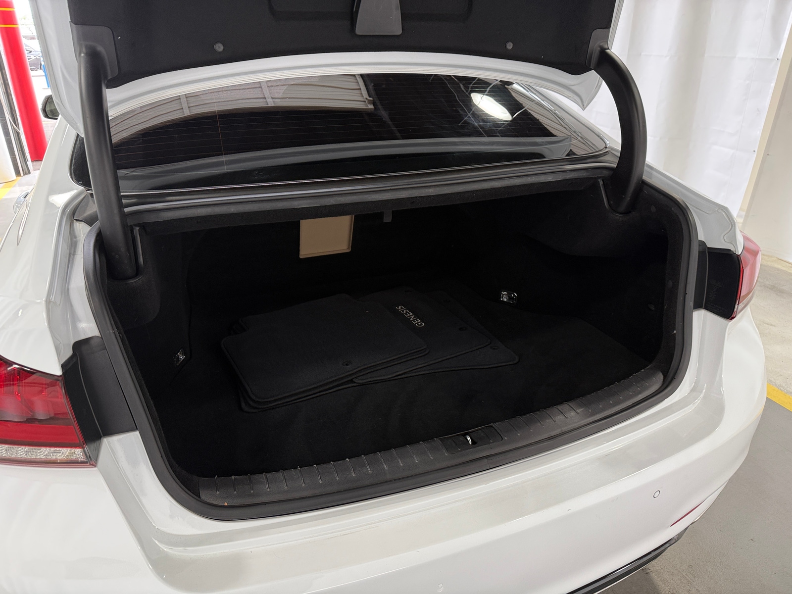 Thumbnail: 2018 Genesis G80 - 6