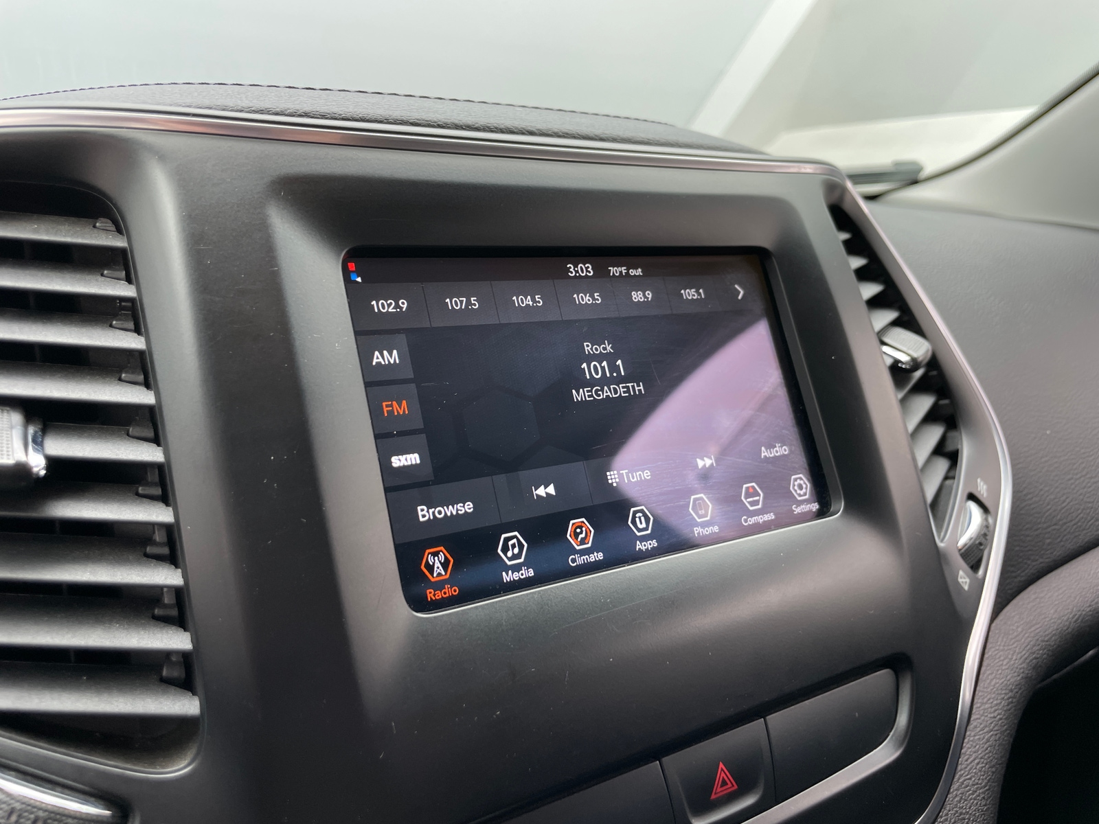 Thumbnail: 2020 Jeep Cherokee - 4