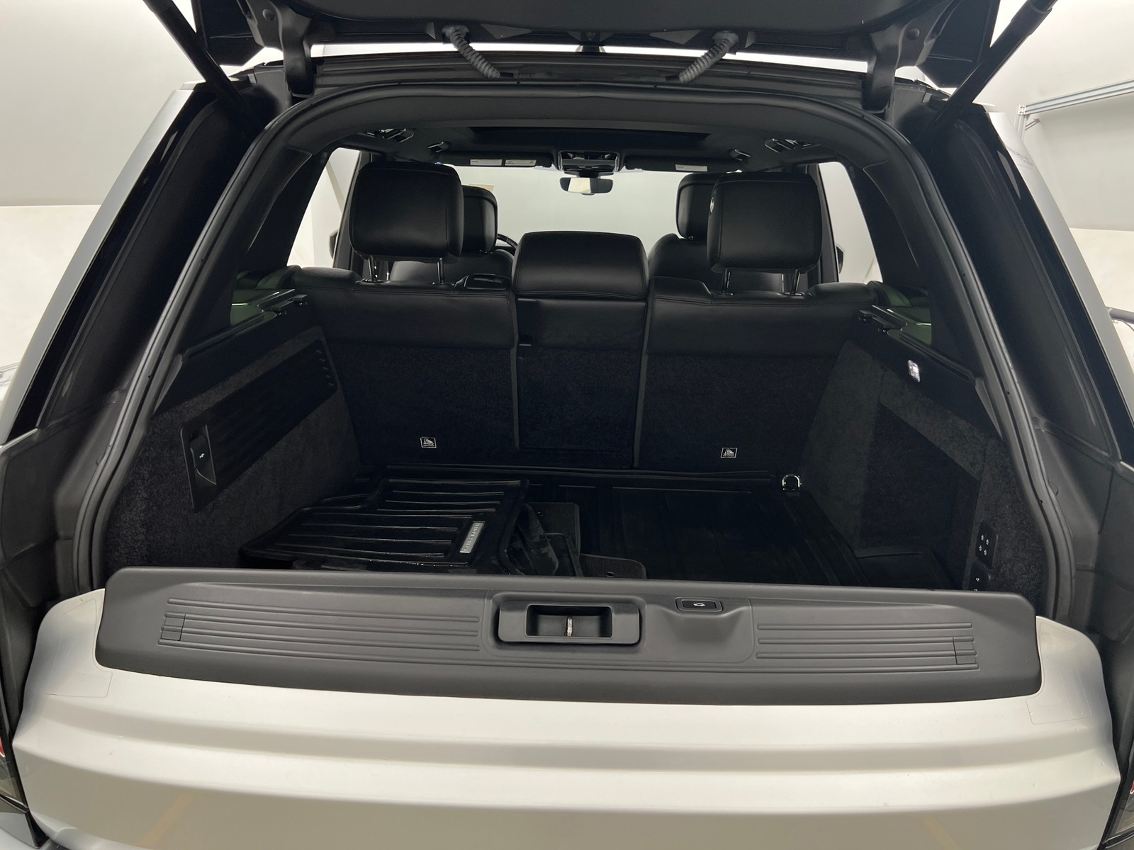 Thumbnail: 2018 Land Rover Range Rover - 6