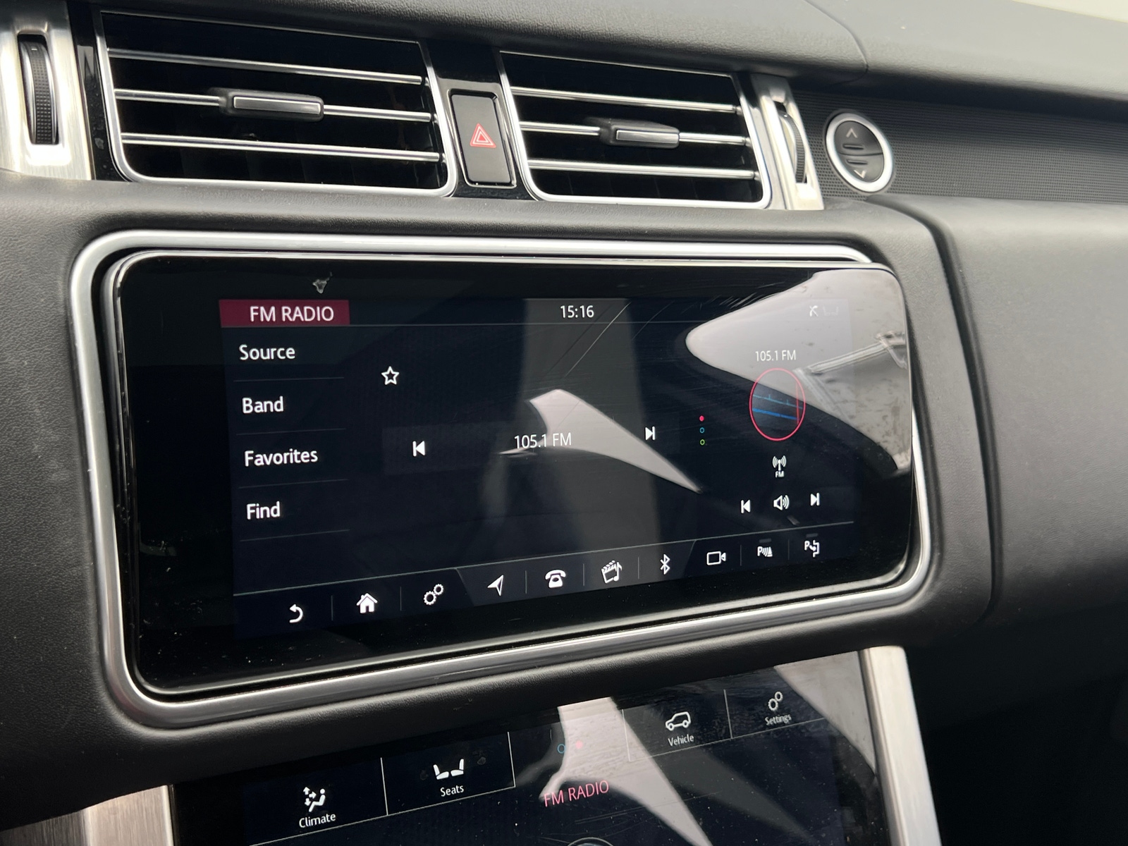 Thumbnail: 2018 Land Rover Range Rover - 3