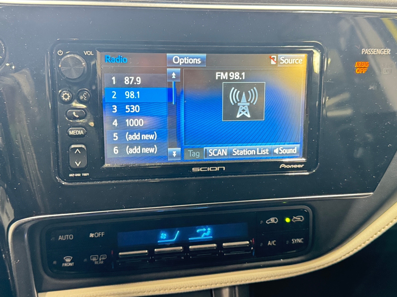 Thumbnail: 2016 Scion iM - 4