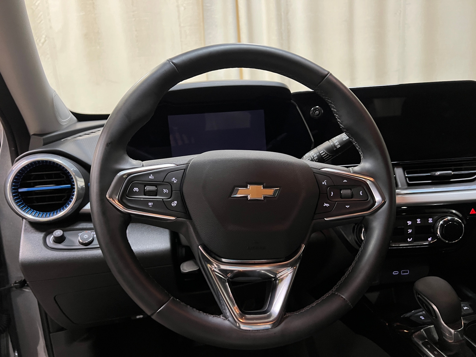 Thumbnail: 2025 Chevrolet Trax - 5