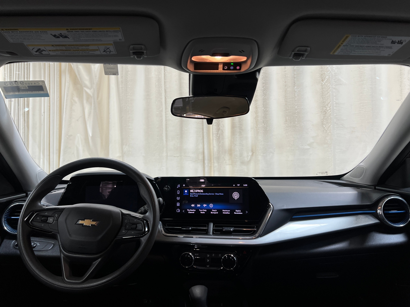 Thumbnail: 2025 Chevrolet Trax - 3
