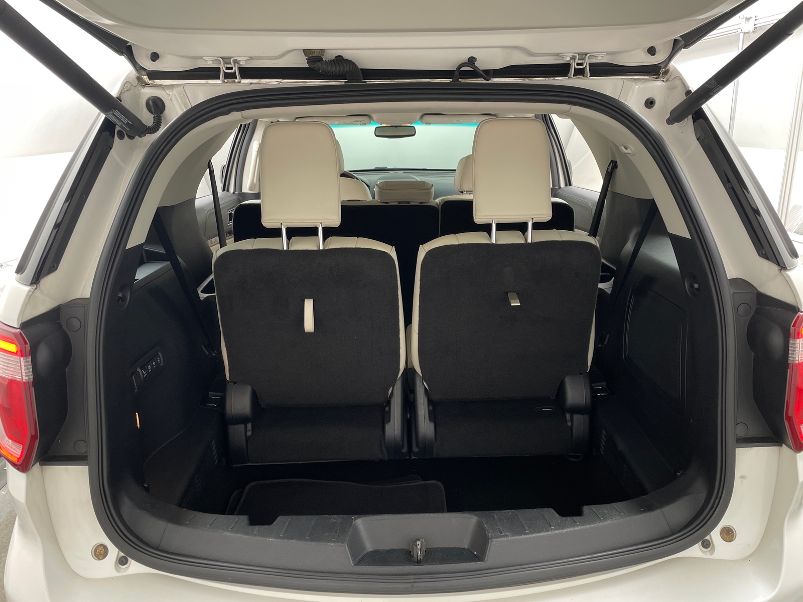 Thumbnail: 2016 Ford Explorer - 6