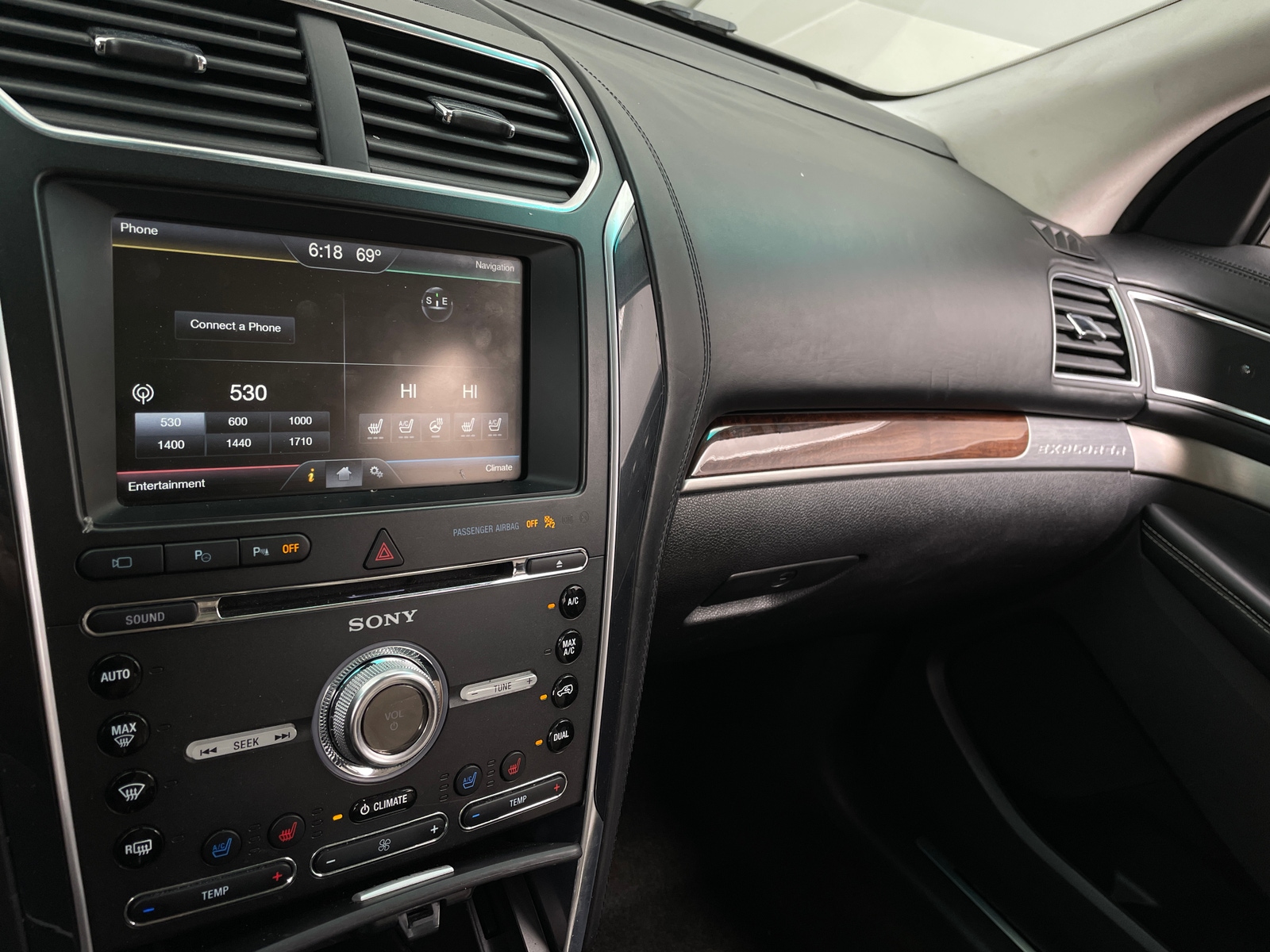 Thumbnail: 2016 Ford Explorer - 3