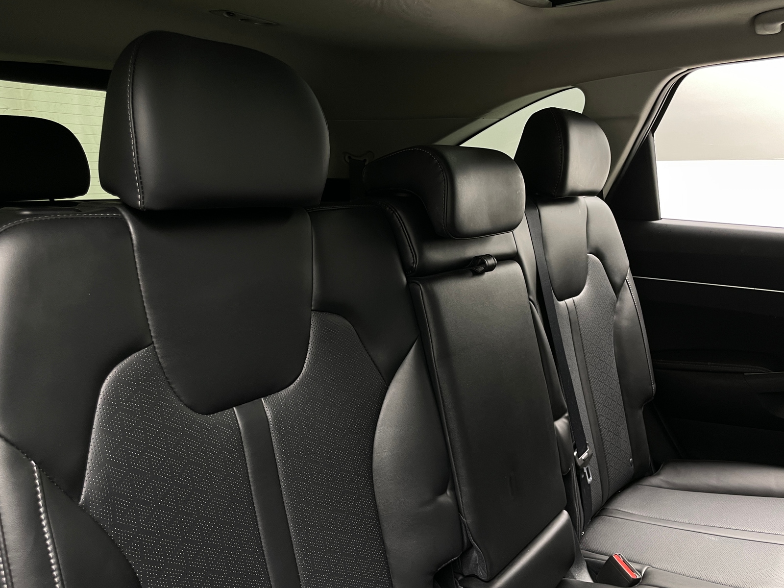 Thumbnail: 2023 Kia Sorento - 5