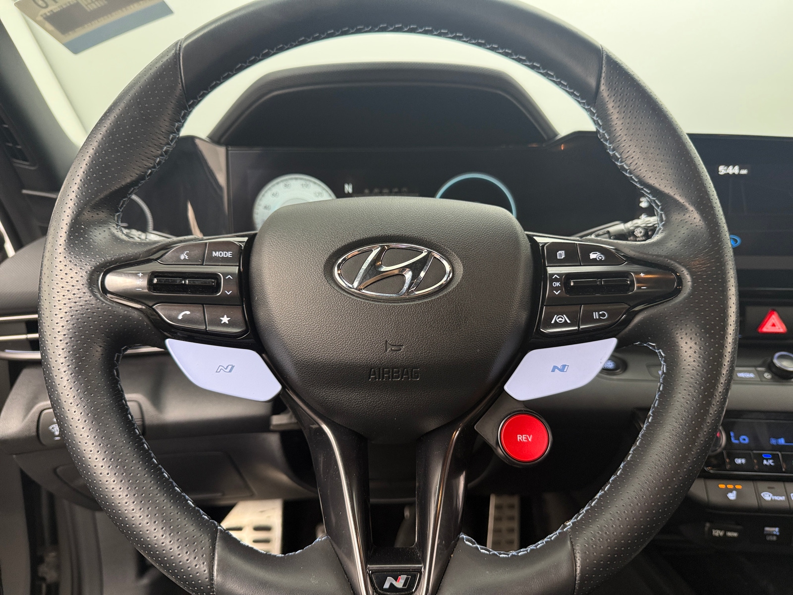 Thumbnail: 2023 Hyundai Elantra - 4