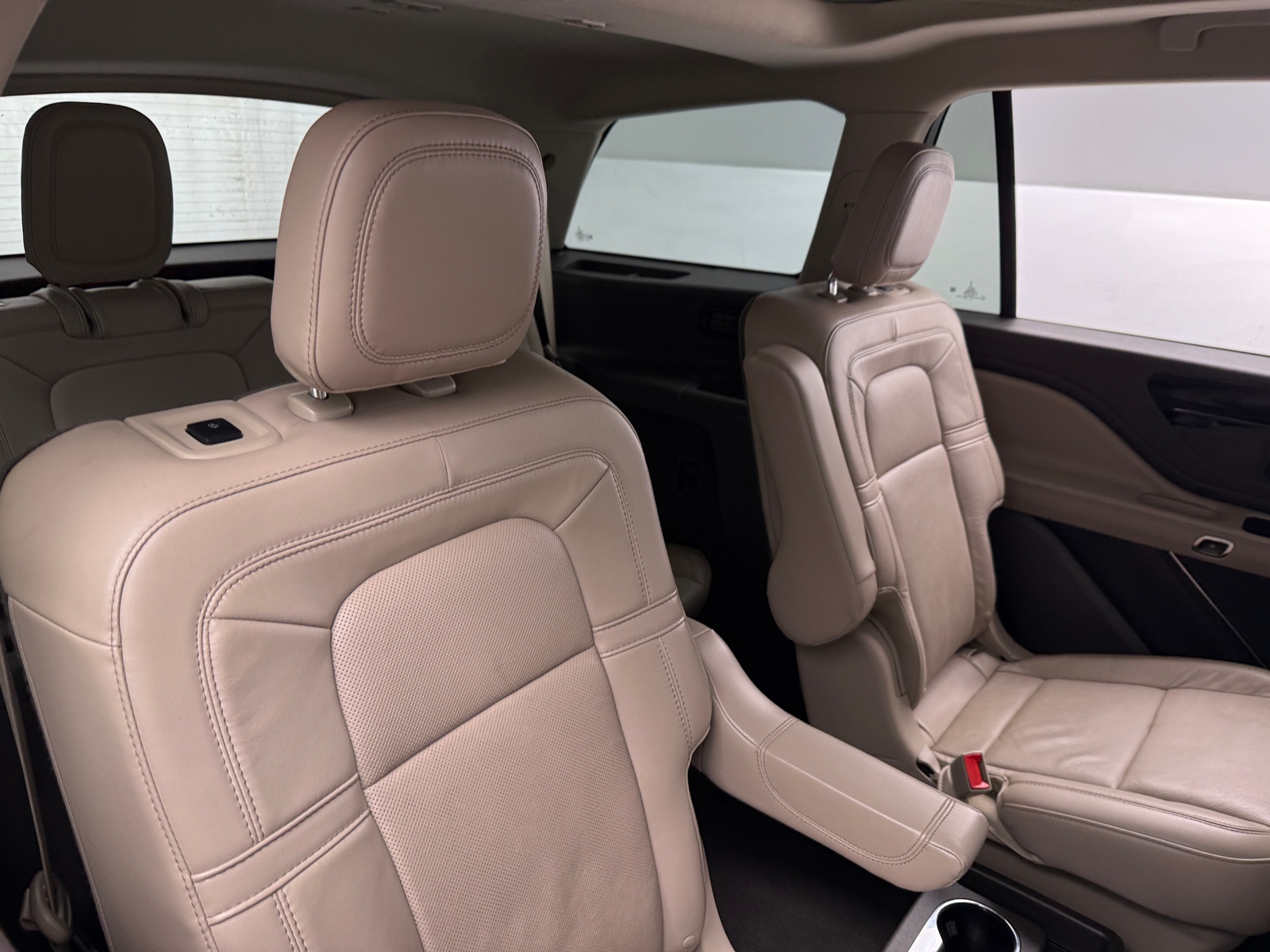 Thumbnail: 2022 Lincoln Aviator - 5