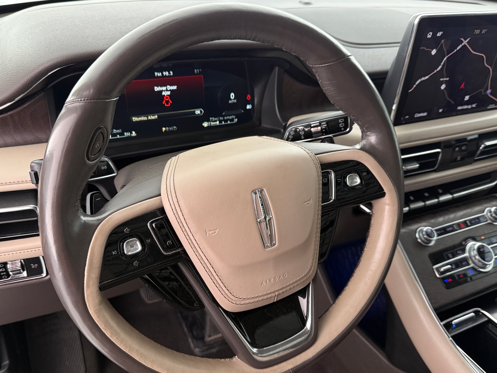 Thumbnail: 2022 Lincoln Aviator - 4