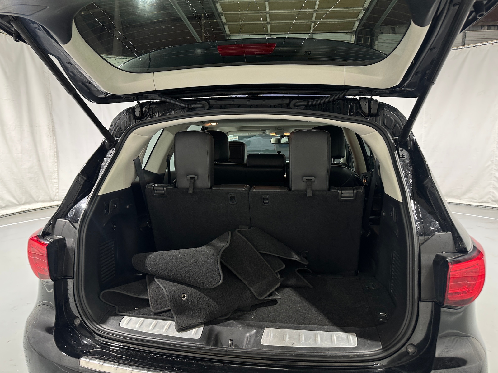 Thumbnail: 2017 INFINITI QX60 - 6