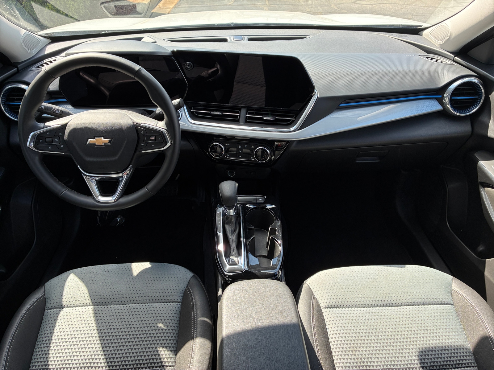 Thumbnail: 2025 Chevrolet Trax - 3