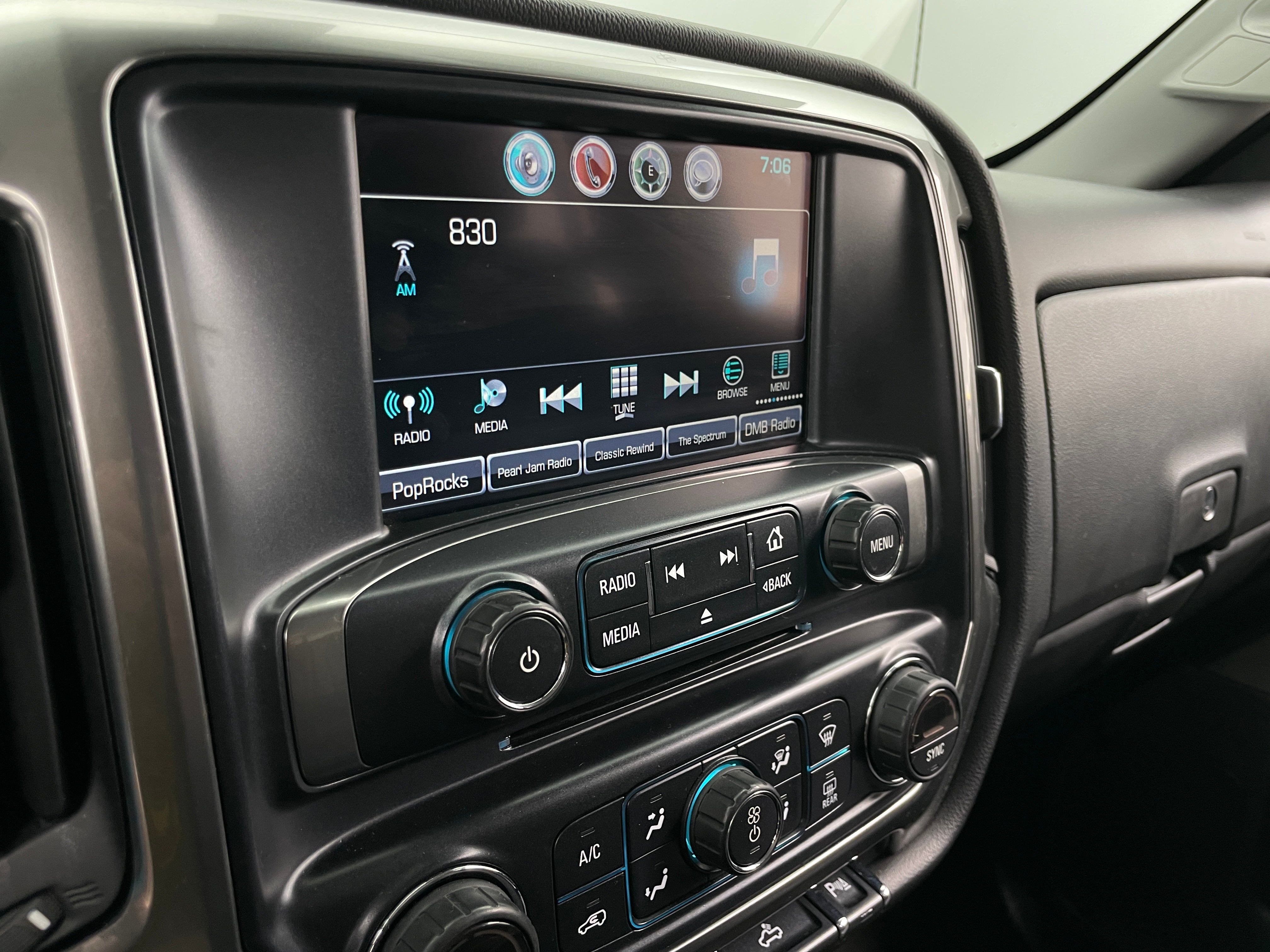 Thumbnail: 2017 Chevrolet Silverado 1500 - 4