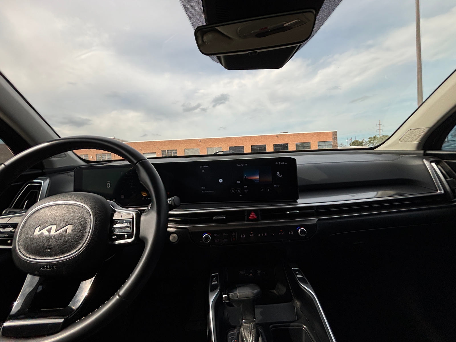 Thumbnail: 2024 Kia Sorento - 3