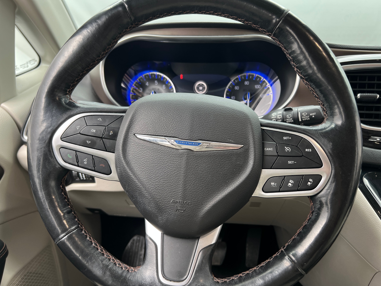 Thumbnail: 2019 Chrysler Pacifica - 4