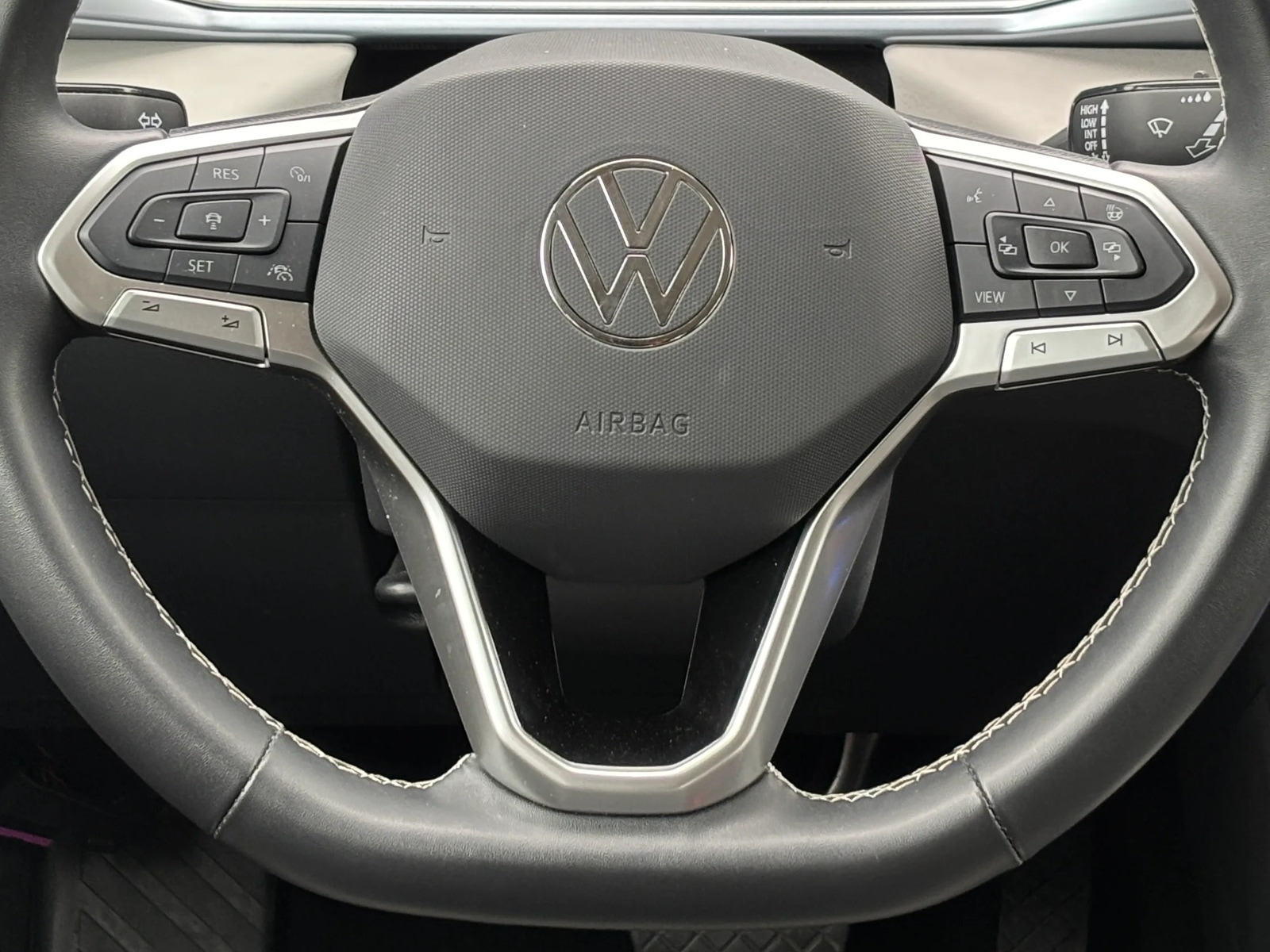 Thumbnail: 2025 Volkswagen Taos - 5