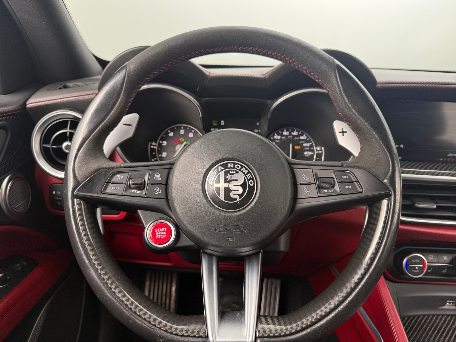 Thumbnail: 2018 Alfa Romeo Stelvio - 4