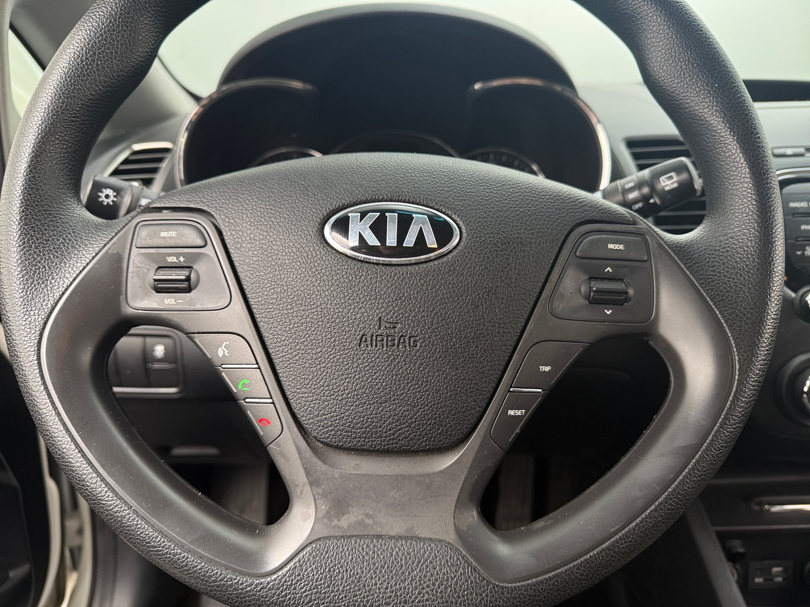 Thumbnail: 2017 Kia Forte - 5