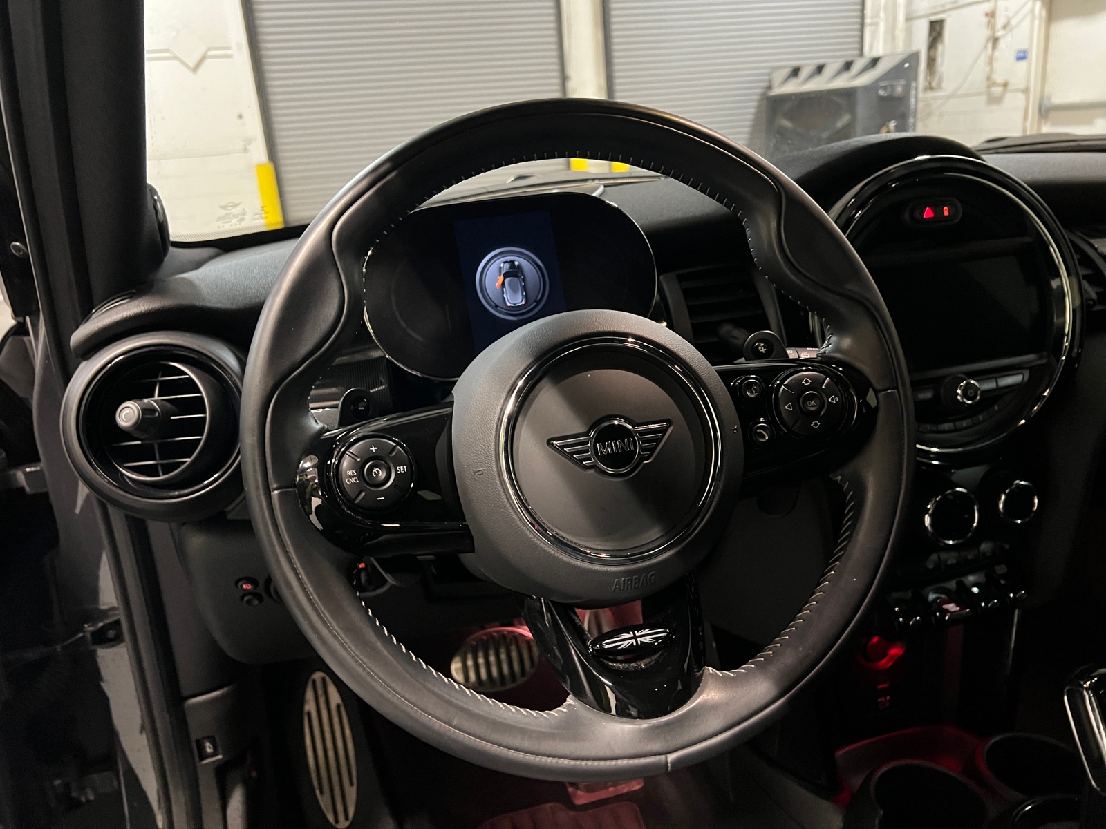 Thumbnail: 2021 MINI Cooper Hardtop - 4