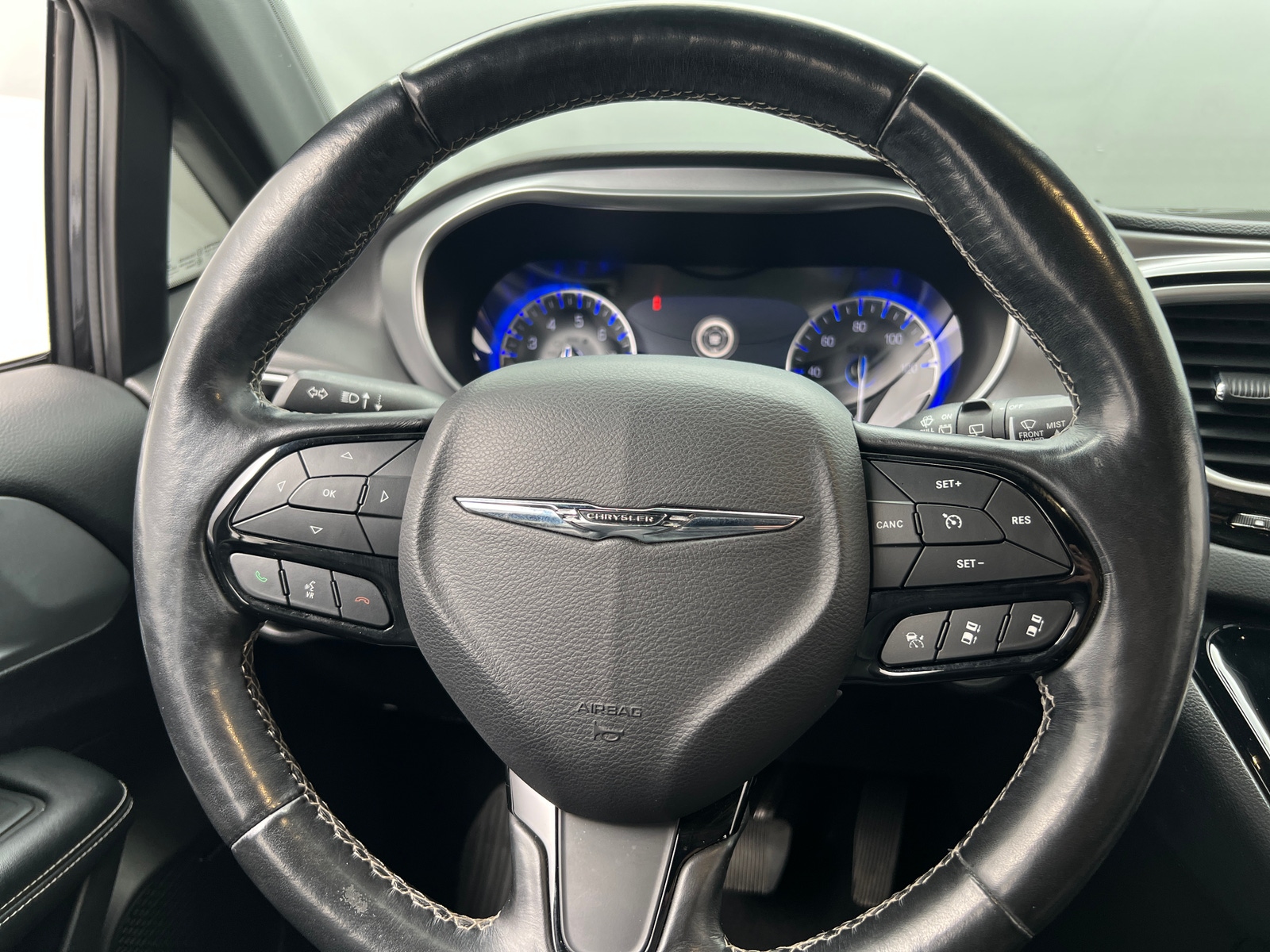 Thumbnail: 2019 Chrysler Pacifica - 4