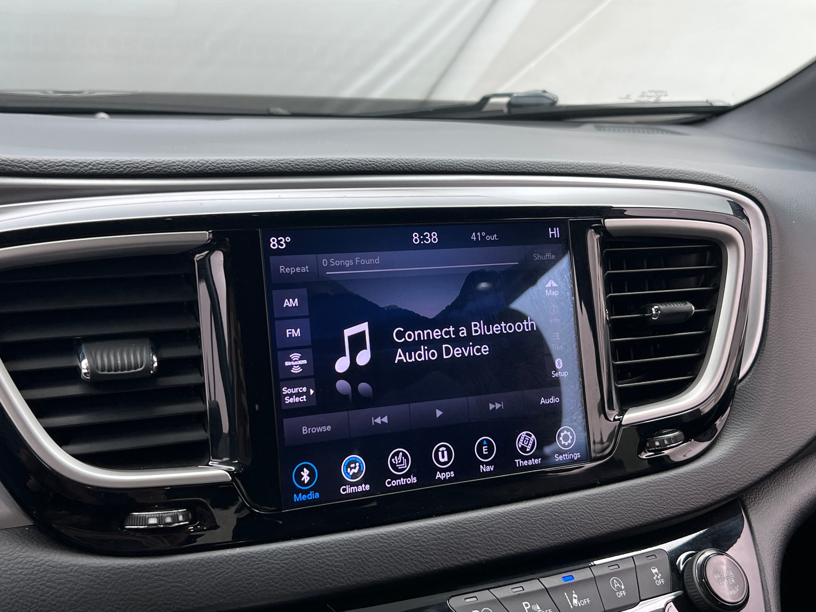 Thumbnail: 2019 Chrysler Pacifica - 3