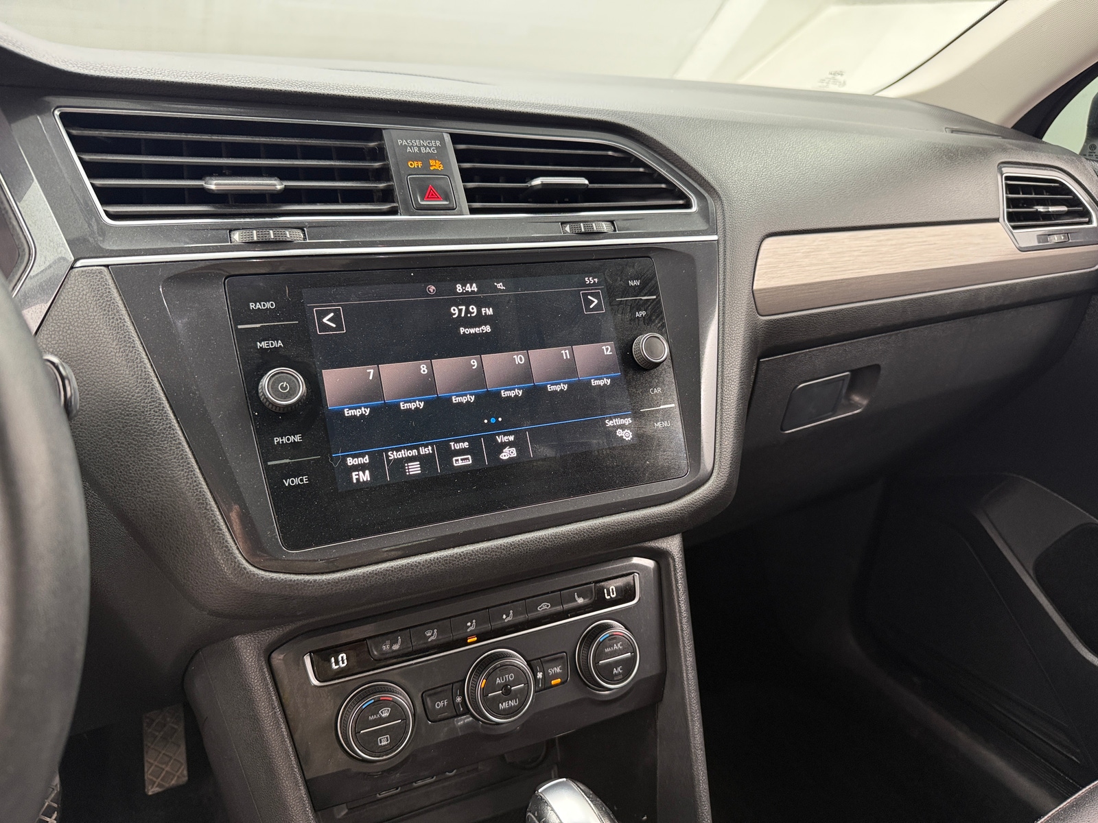 Thumbnail: 2020 Volkswagen Tiguan - 3