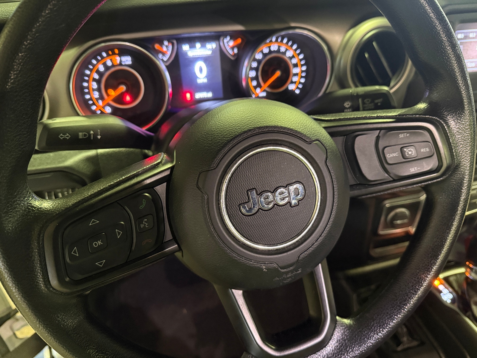 Thumbnail: 2021 Jeep Gladiator - 5