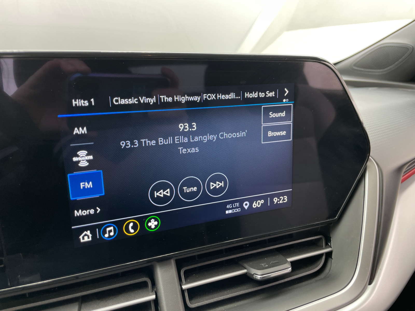 Thumbnail: 2025 Chevrolet Trax - 4