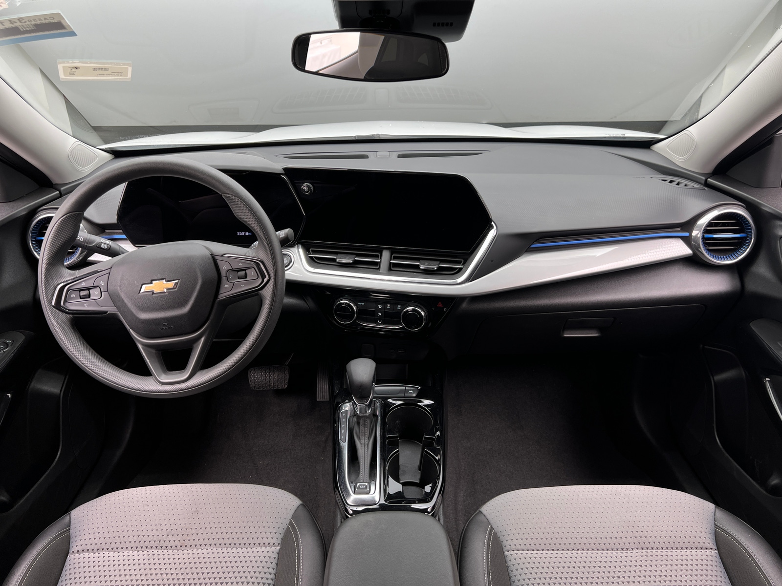 Thumbnail: 2025 Chevrolet Trax - 3