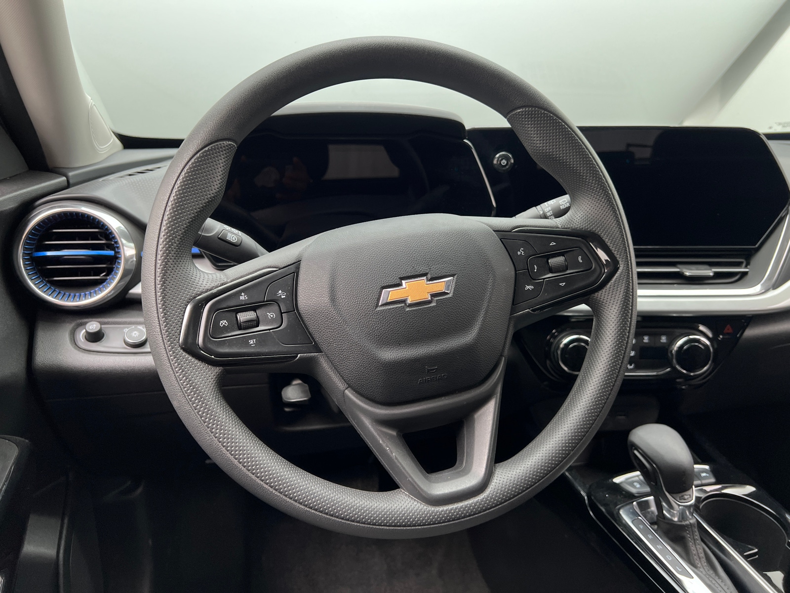 Thumbnail: 2025 Chevrolet Trax - 5