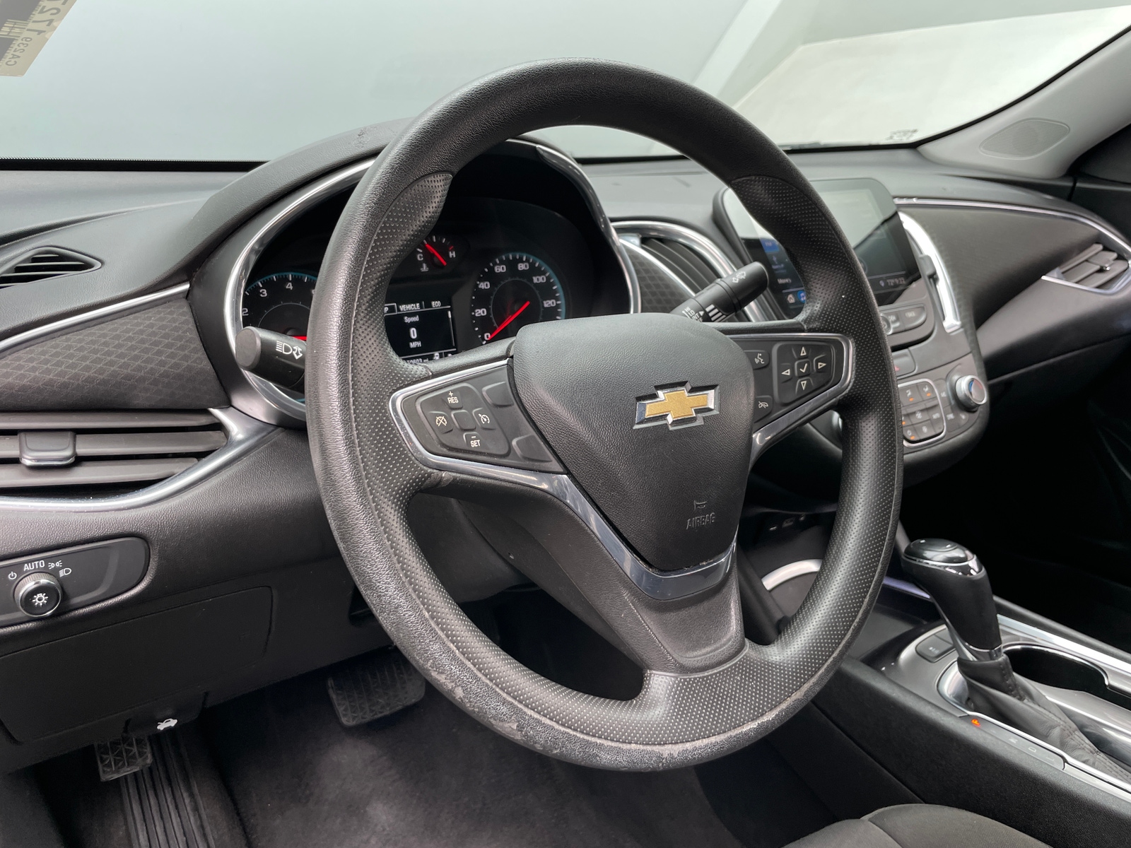 Thumbnail: 2019 Chevrolet Malibu - 5