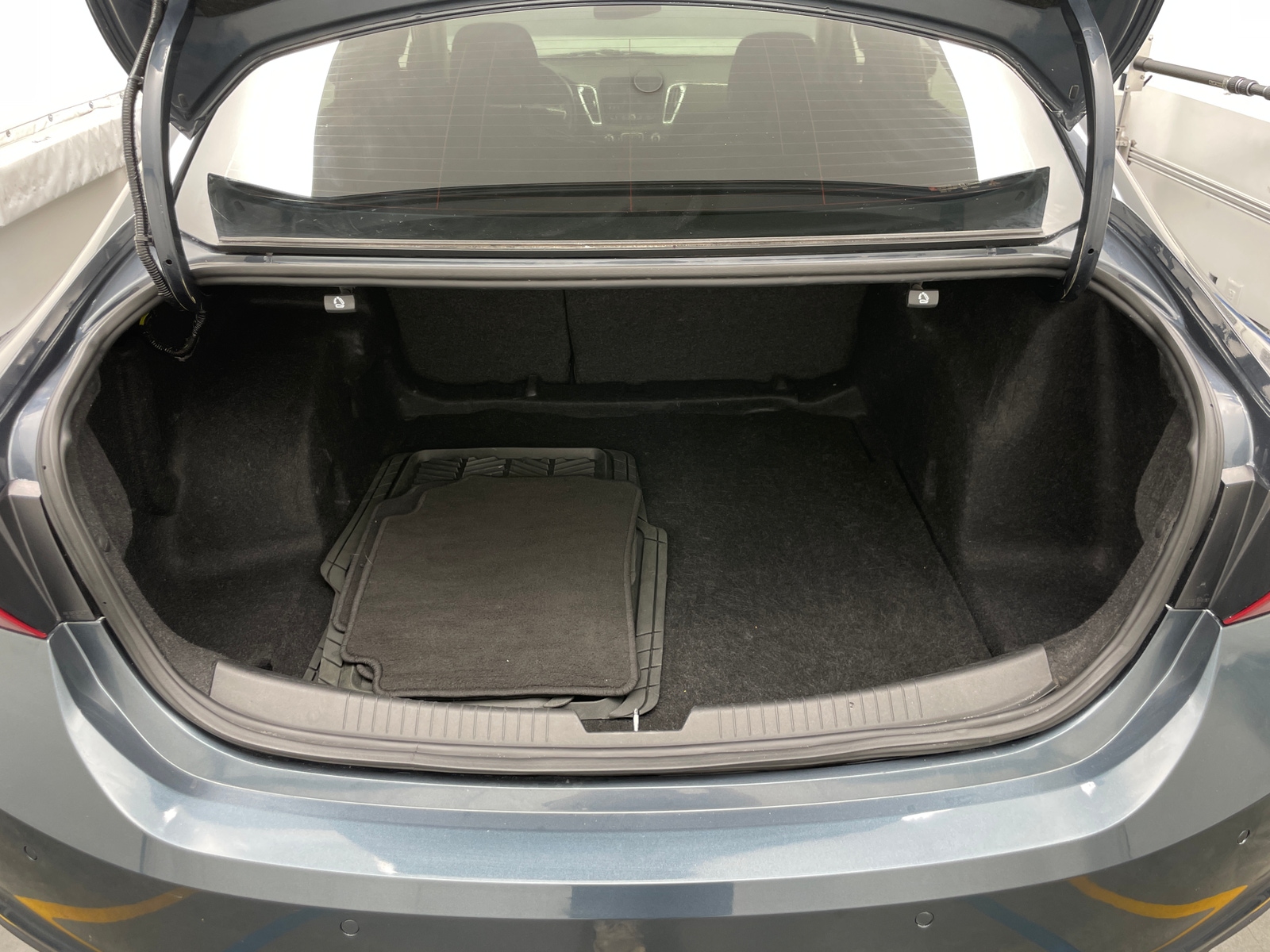 Thumbnail: 2019 Chevrolet Malibu - 7